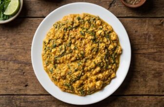 Creamy Scrambled Indian Cottage Cheese & Spinach