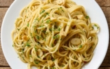 10 Minute Guide to Authentic Pasta Aglio e Olio