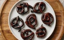 Guide to Mawa Jalebi: The Decadent “Black Jalebi” of Central India