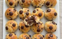 Make Chocolate Chip Muffin Buns