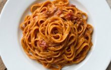 One Pan Tomato Pasta: The Ultimate Weeknight Dinner Hack