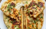 Pan Seared Chicken Flatbread: A Cheesy, Handheld Masterpiece